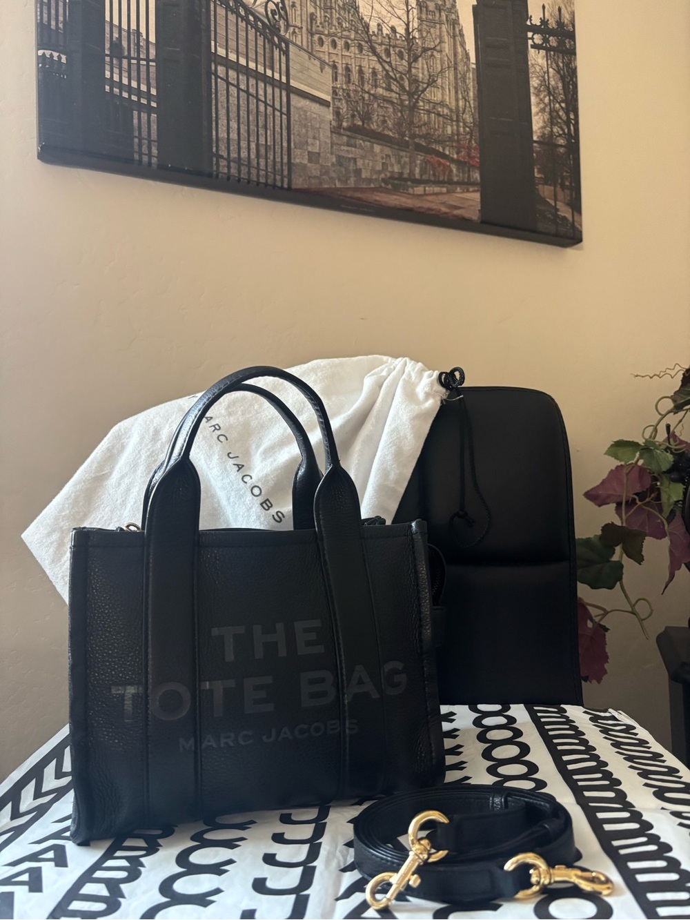Marc Jacobs Black Leather 'The Tote Bag' size SMALL